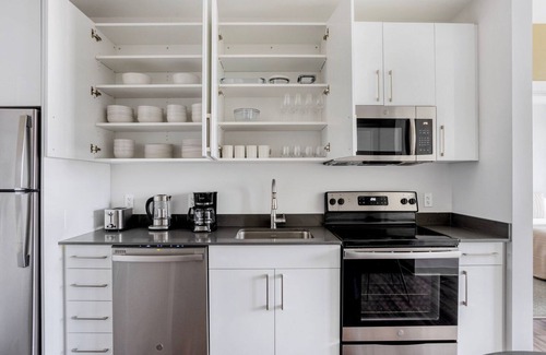 St. Elizabeth's Apartamento | Open Brighton 2BR w/ Gym & W/D, nr Transport Stops, by Blueground