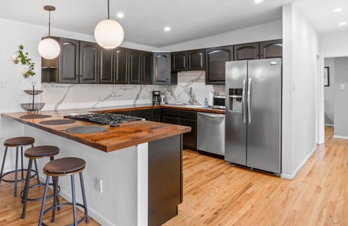Alta Vista Area Casa | Open Concept 3 BR/2BA Arvada Mid-century Home