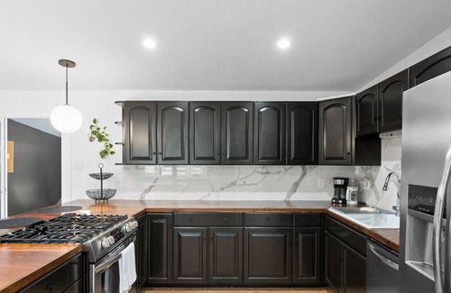 Alta Vista Area Casa | Open Concept 3 BR/2BA Arvada Mid-century Home
