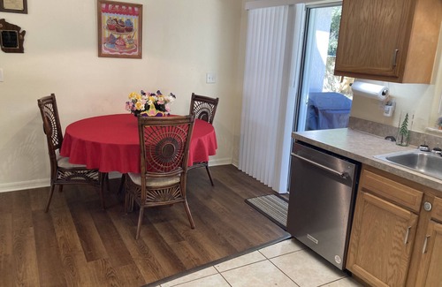 Belleview Heights Casa | Open concept floorplan home on corner lot next to The Villages and Ocala Florida