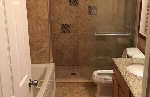 Mundelein Casa | Roomy, cozy Diamond Lakefront Home. Big Enough friends/family to be comfortable.