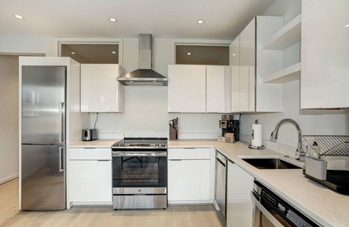 H Street Corridor Apartamento | Open H Street 1BR w/ W/D, nr Bus Stops & Dining, by Blueground