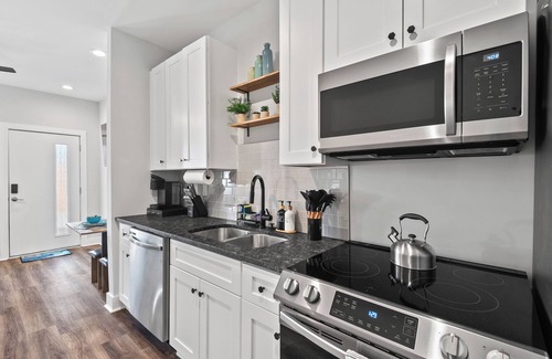 Rocky Mount Apartamento | Open, KING BED, 1 Br/1BA, Sleeps 3, Heart of City