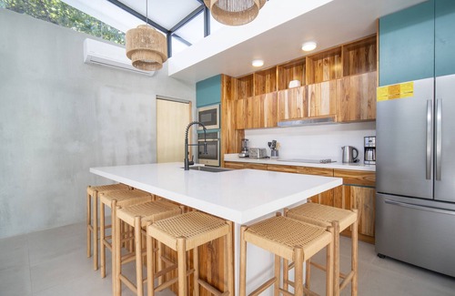 Potrero Chalet De Esquí | Open Living Style Home 1Km From the Beach