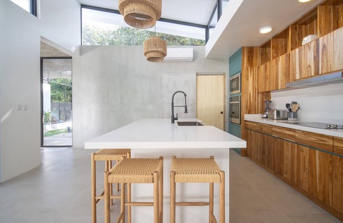 Potrero Chalet De Esquí | Open Living Style Home 1Km From the Beach