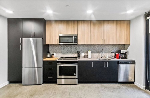 Downtown Apartamento | Open Loft in Redmond Core - 92 Walkscore