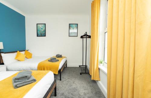 Fareham Apartamento | Open Mind Property - 4 Bedroom with 7 Double Beds