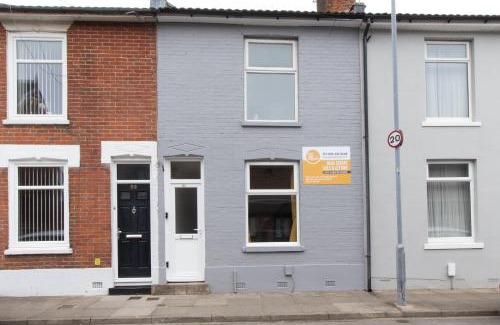 Portsmouth Casa | Open Mind Property - Luxury 5 Beds & Free Parking