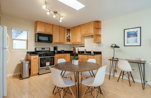 University South Apartamento | Open Palo Alto 1BR w/ Parking, nr Shops & Tech Companies, by Blueground