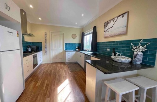 Patonga Casa | Open Plan Coastal Beauty in Patonga Beach - pet friendly