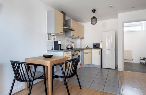 Hackney Apartamento | Open plan Hackney 1BR nr shops & restaurants, by Blueground