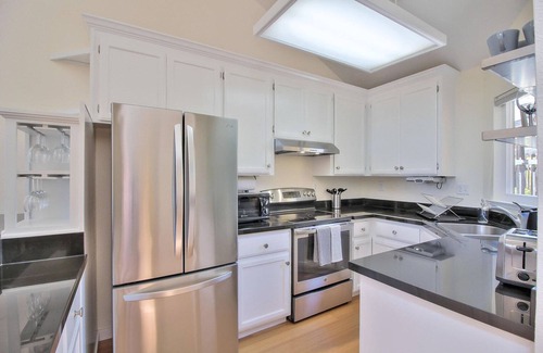 San Carlos Apartamento | Open San Carlos 2BR w/ Parking & W/D, walk to Restaurants, by Blueground