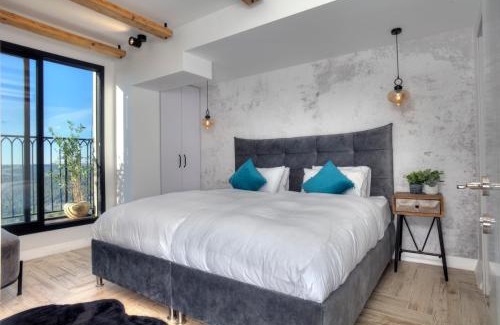 Safed Old City Casa | Open Skys
