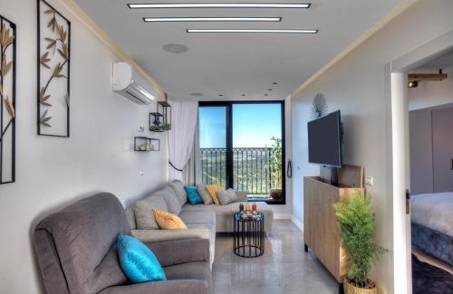 Safed Old City Casa | Open Skys