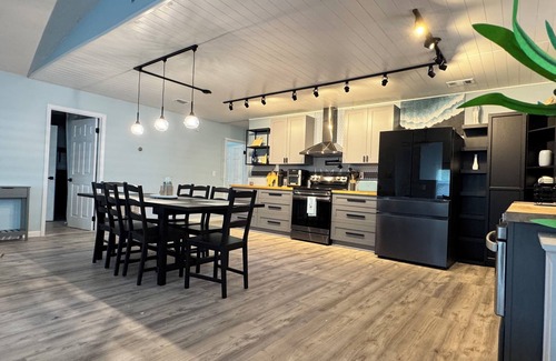 Jacksonville Beach Casa | Open, Spacious 4-bedroom house a short walk from the water in Jacksonville Beach