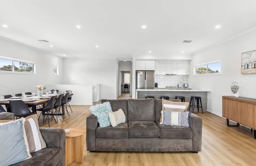 McCracken Casa | Open the Door to a family holiday