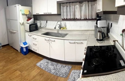 Pyeongtaek Apartamento | Opp walk-in gate Cp Humphreys, Int'l restaurants & health institutions. nnn