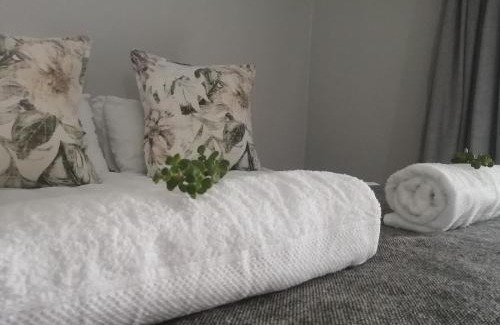 Oudtshoorn Casa | Oppi Draai Guesthouse