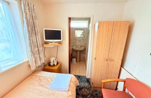 Beeston Casa | Opposite Hylands Hotel single rooms