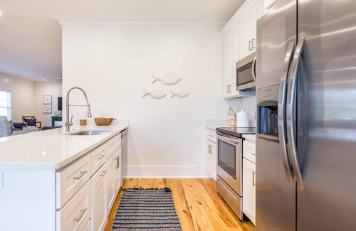 Savannah Beach Casa | Nueva construcción con piscina cubierta / climatizada "SEGURO PARA NIÑOS"