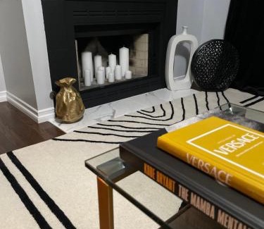 Lincoln Acres Apartamento | Opulence & Cozy Comfort