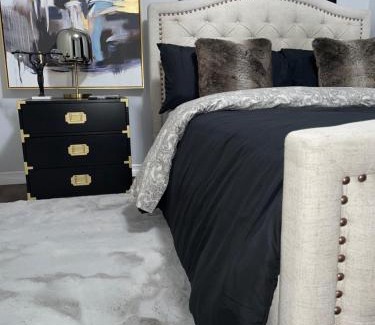 Lincoln Acres Apartamento | Opulence & Cozy Comfort