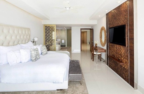 Cabo San Lucas Complejo | Opulent 4-Bed Penthouse, Jacuzzi, Butler & Ocean Views, Garza Blanca, Los Cabos