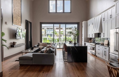 Faubourg Lafayette Hotel | Opulent Construction With Heated Pool + Hot Tub