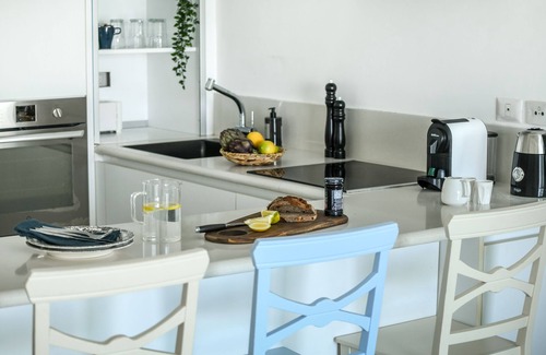 Tel Aviv Apartamento | Opulent Ease 2BR Apt in Midtown