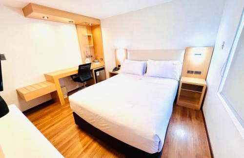 Distrito de Cerro Colorado Casa | OQ STANDARD HOTEL - Airport