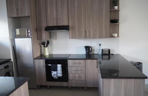 Ekurhuleni Apartamento | OR Tambo Self Catering Apartments, The Willows