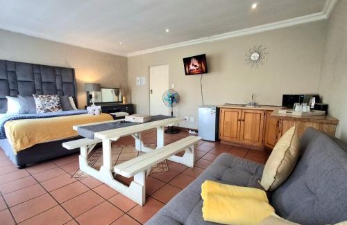 Ekurhuleni Casa | OR Tambo Stay Unit 1