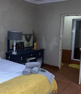 Ekurhuleni Casa | OR Tambo Stay Unit 1
