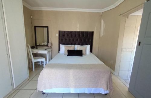 Ekurhuleni Apartamento | OR Tambo Stay Unit 4
