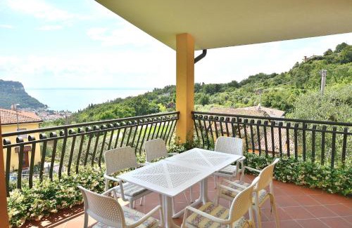 Marciaga Apartamento | Orange Apartment In Marciaga di Costermano