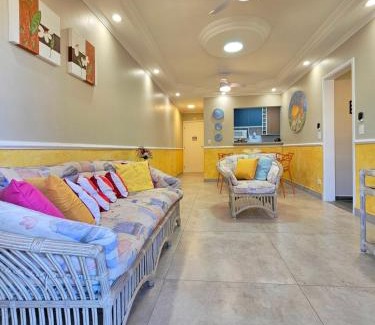 Jardim Virginia Apartamento | Orange Beach Enseada Guarujá - Piscina, Ar, Wi-Fi, 3 Quartos a Poucos Passos do Mar
