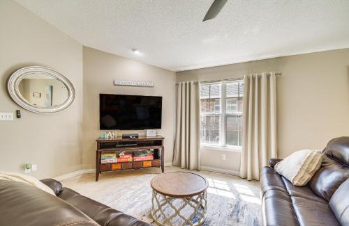 Orange Beach Casa | Orange Beach Home with Hot Tub Less Than 2 Mi to The Wharf