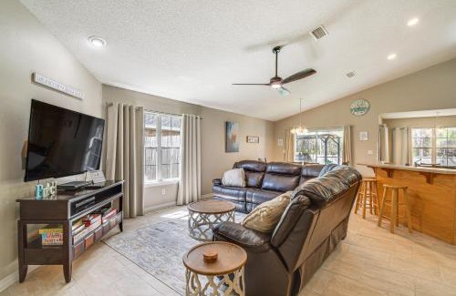 Orange Beach Casa | Orange Beach Home with Hot Tub Less Than 2 Mi to The Wharf