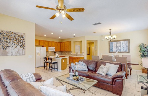 Watersong Casa | Orange Blossom Hideaway | House in Davenport with a pool and pool spa