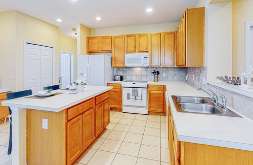 Watersong Casa | Orange Blossom Hideaway | House in Davenport with a pool and pool spa