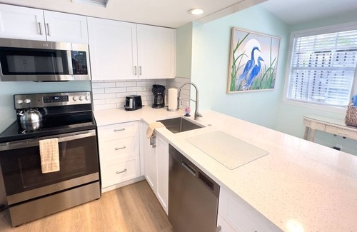 Downtown Cabina | Conch Republlic Cottage - Unidad de alquiler grupal nocturno - Capacidad para 10 personas en Duval