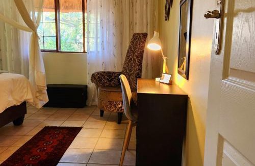 Phalaborwa Casa | Orange gecko cottage