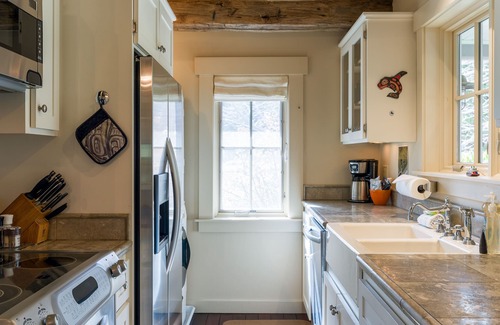 Eastsound Cabaña | Isla Orcas, Crescent Beach Cottage
