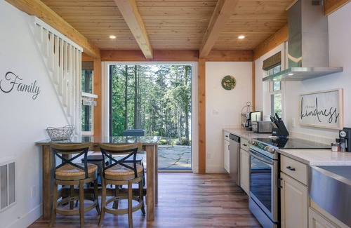 Eastsound Casa | Orcas Island, Heavenly Homestead #281