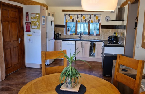 Norwich Casa | Orchard Barn, un escape del sur de Norfolk, perfecto para ti y tu perro.
