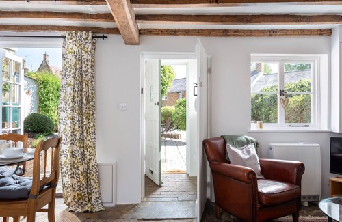 Hook Norton Cabaña | ORCHARD COTTAGE, pet friendly, with a garden in Hook Norton