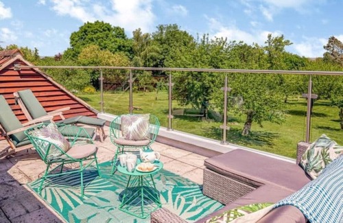 Wedmore Cabaña | Orchard Farm - Orchard view