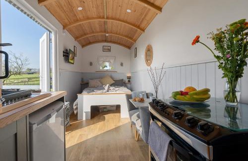 Okehampton Otro | Orchard Hut Sleeps 2- Camping Available sleeps 2 with onsite Beauty Spa