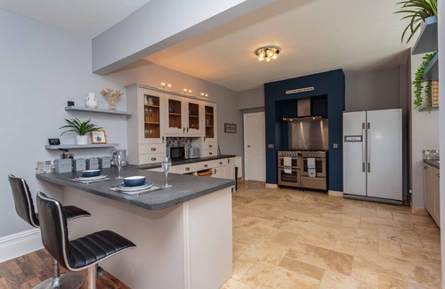 Lytham St. Anne's Cabaña | ORCHARD LODGE, pet friendly, with hot tub in Lytham St. Annes