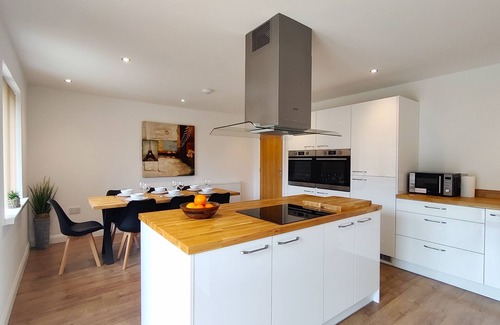 Kempsford Casa | Orchard View - 4-Bed Home In Kempsford, Cotswolds